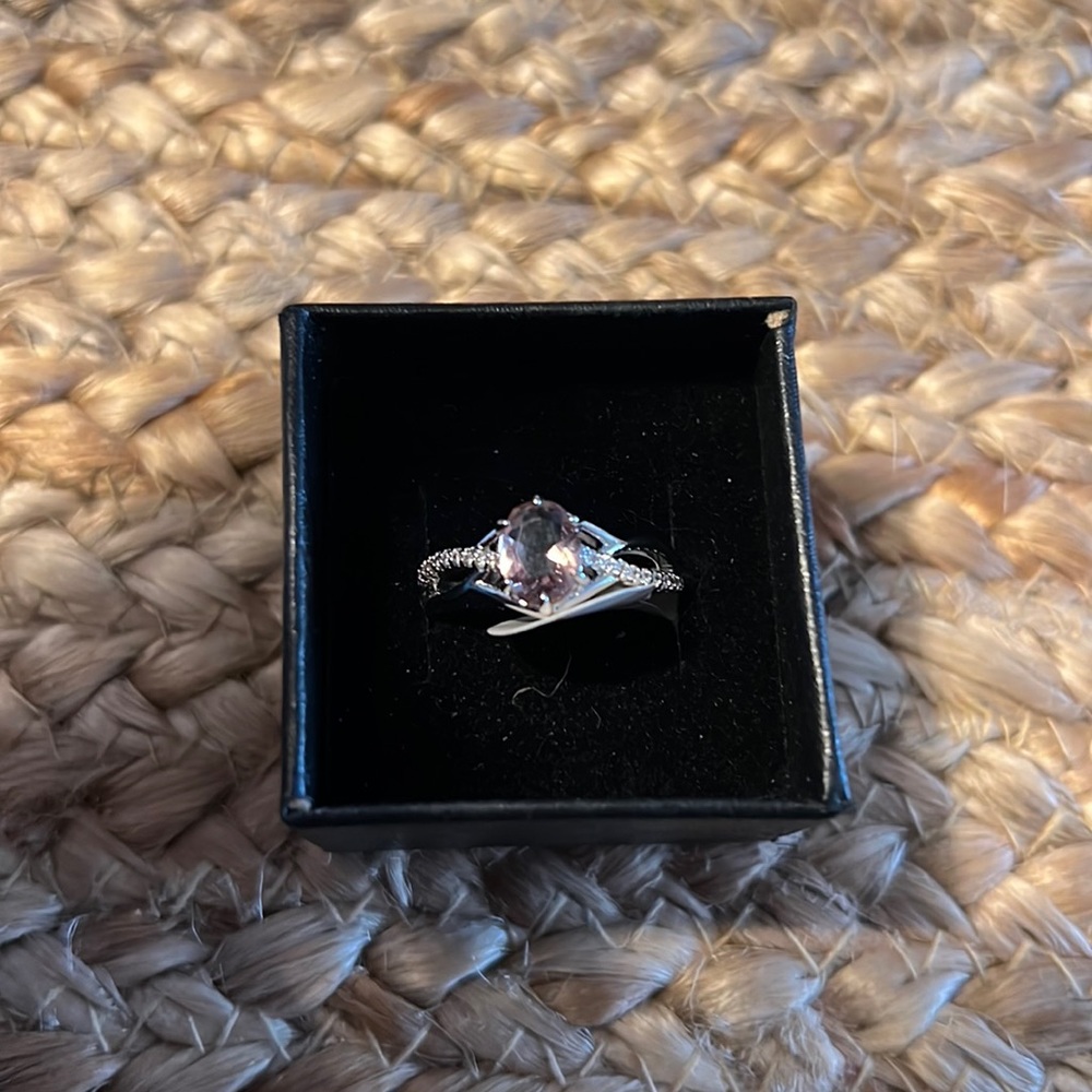 Sz7. Sterling silver 925, size 7. Pink